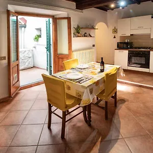 Virgilio's House + Internal Court Apartment